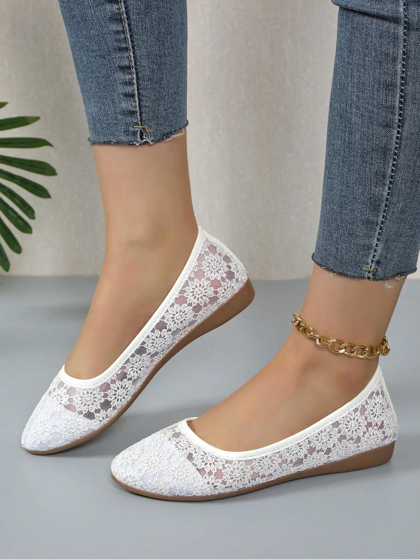 Elegant Women's Floral Lace Ballet Flats - Breathable Soft-Soled Slip-Ons for Comfort and Style