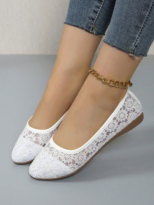 Elegant Women's Floral Lace Ballet Flats - Breathable Soft-Soled Slip-Ons for Comfort and Style