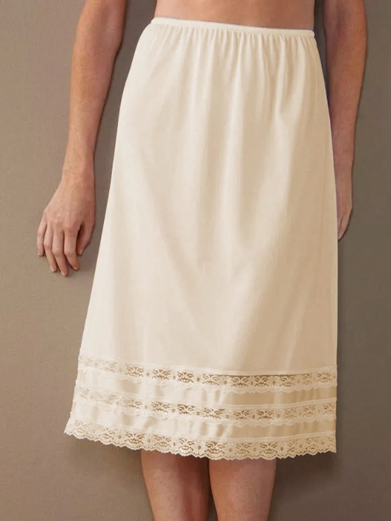 Chic Women's Lace Trim Slip Skirt - Stylish, Anti-Transparent Mini Skirt for Effortless Elegance