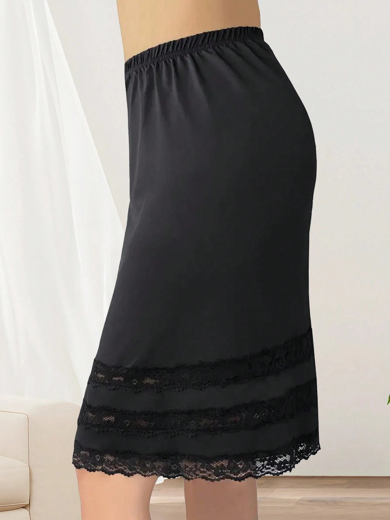 Chic Women's Lace Trim Slip Skirt - Stylish, Anti-Transparent Mini Skirt for Effortless Elegance